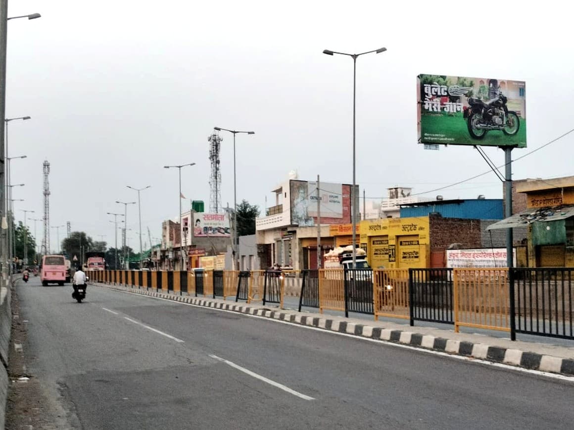Chandigarh Road Way to Hisar (Sarsod Bus Stand) hoarding 1