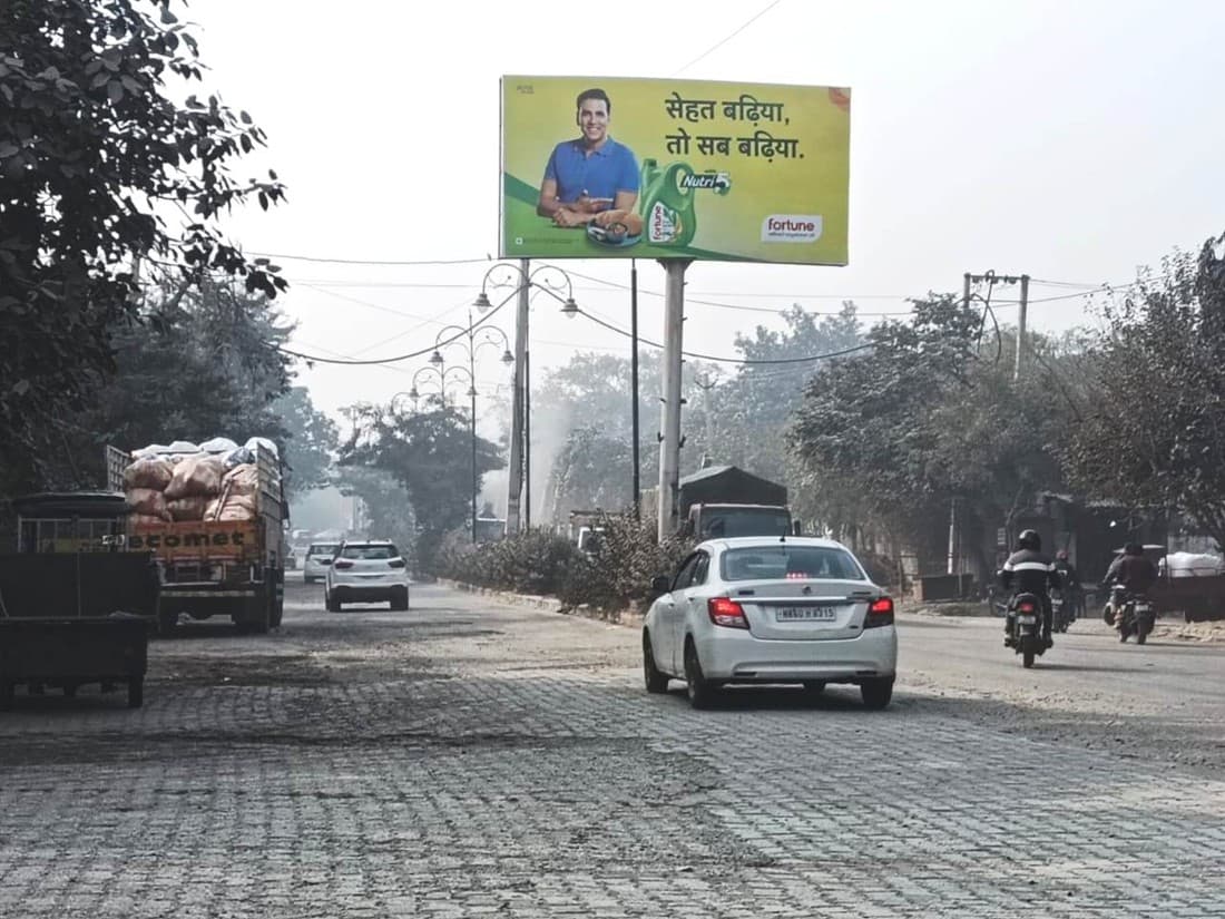 Sector. 25 Road near Devinder Kaidyan House FTF Mittal mega mall